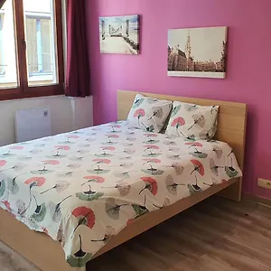 https://chez-esmara-et-philippe-fourche.brusselshotelsbook.com